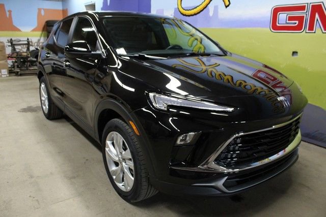 Used 2024 Buick Encore GX Preferred w/ Comfort Package AWD/4WD image 3