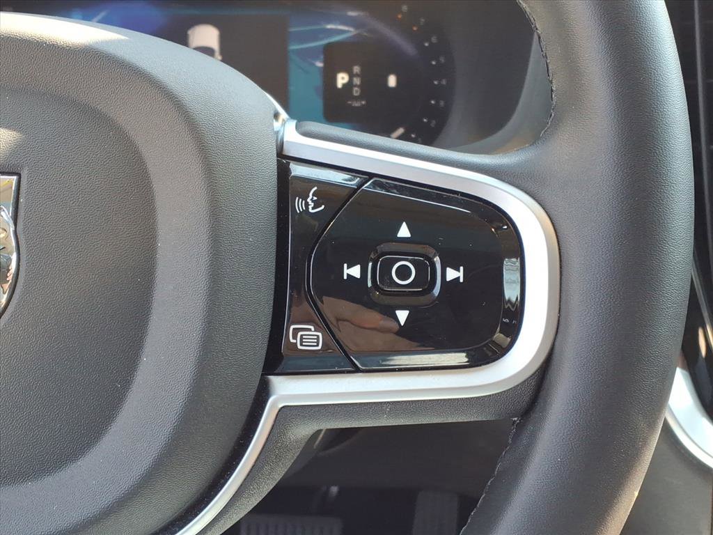 Certified 2025 Volvo V60 B5 Cross Country Plus image 26