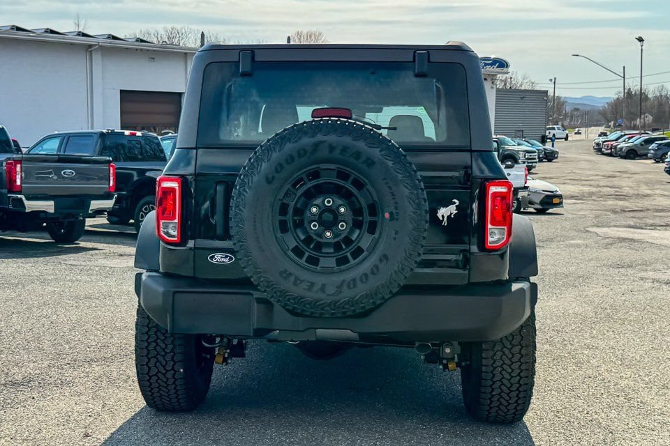New 2026 Ford Bronco 2-Door w/ Sasquatch Package AWD/4WD image 4