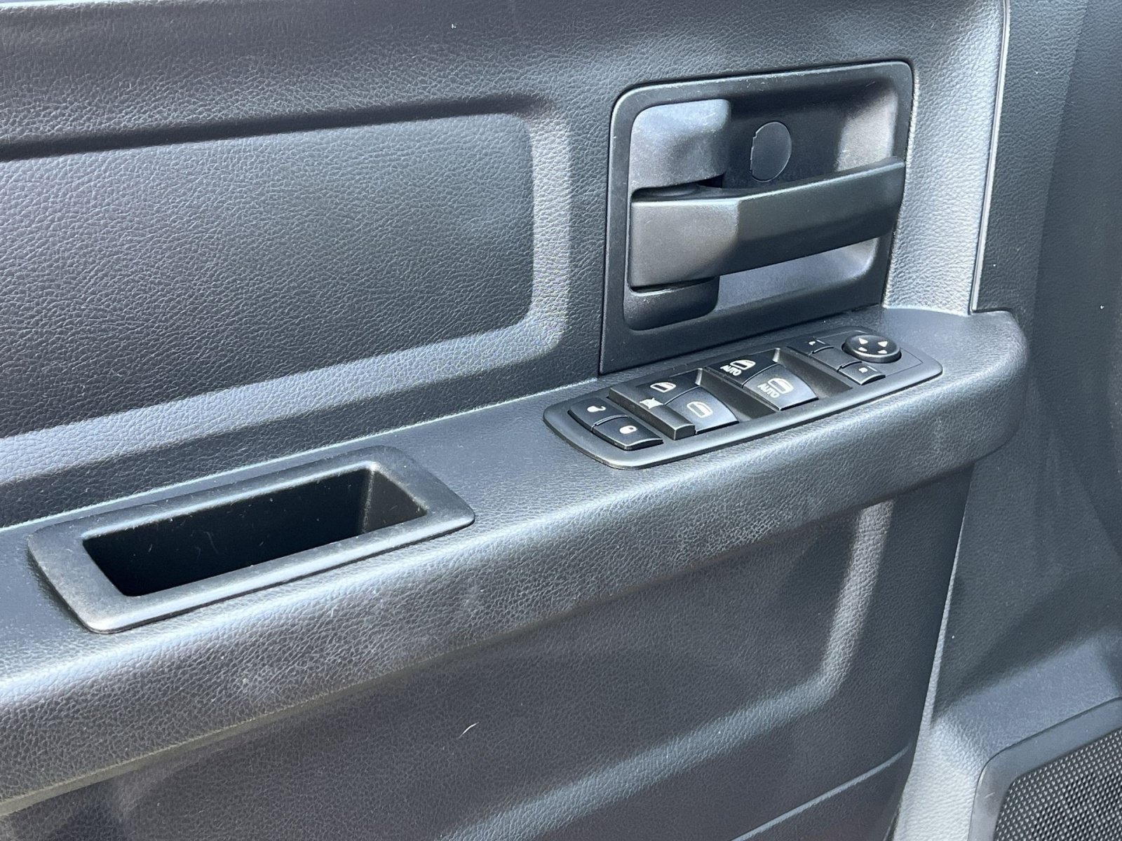 Used 2017 RAM 1500 Express AWD/4WD image 15