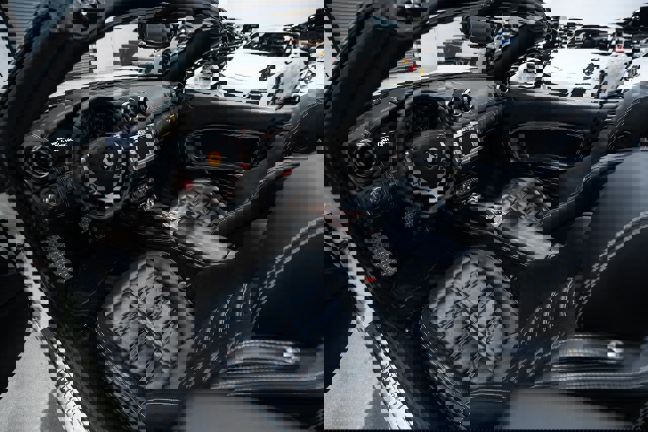 Used 2014 Ferrari California image 22