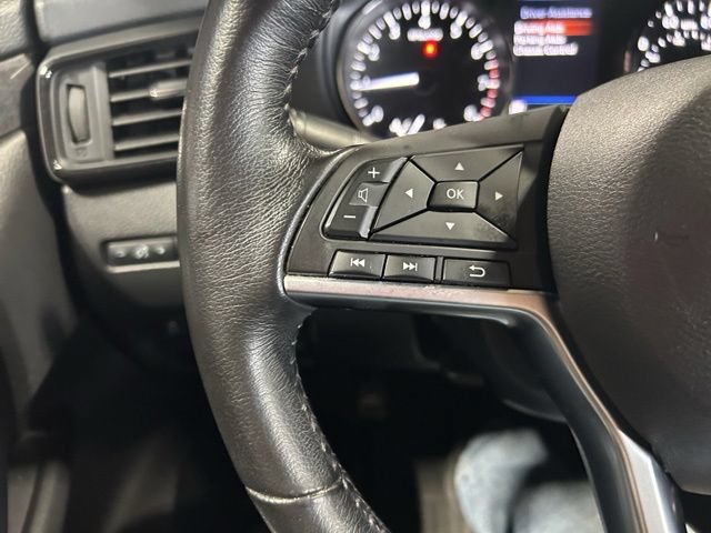 Used 2018 Nissan Rogue SV AWD/4WD image 28