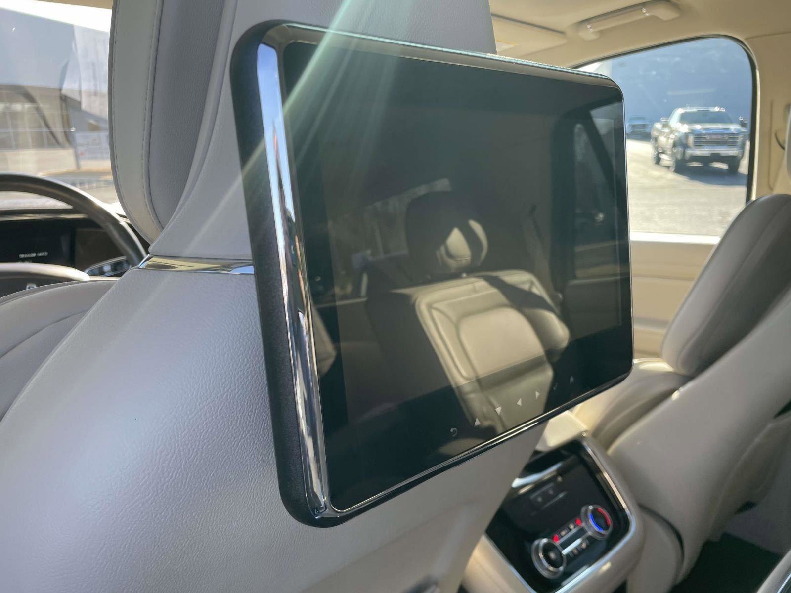 Used 2019 Lincoln Navigator L Reserve w/ Cargo Package AWD/4WD image 6