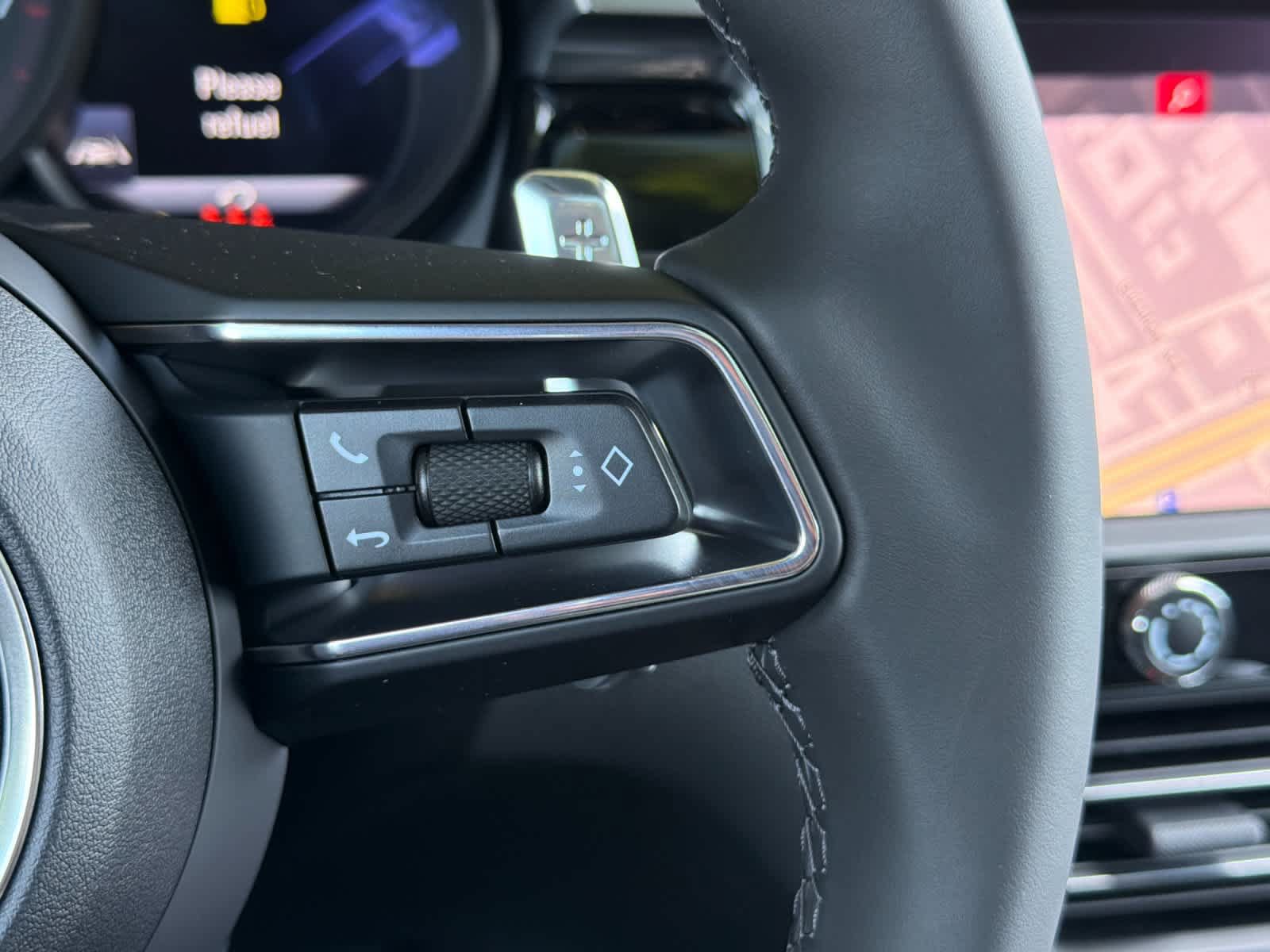 New 2026 Porsche Macan AWD/4WD image 27