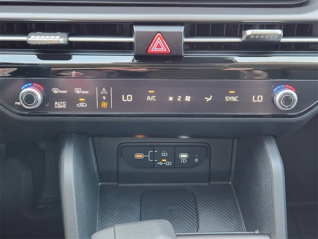 New 2026 Kia Sportage EX w/ EX Panorama Roof Package image 16