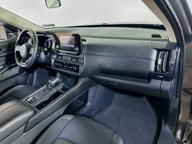 Used 2024 Nissan Pathfinder S image 10