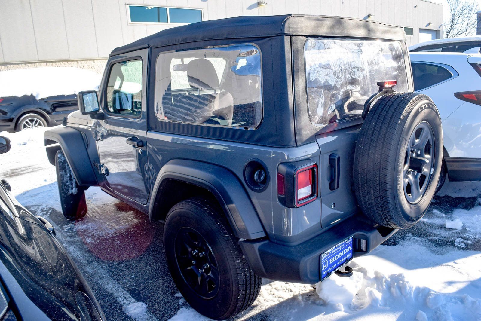 Used 2023 Jeep Wrangler Sport image 17