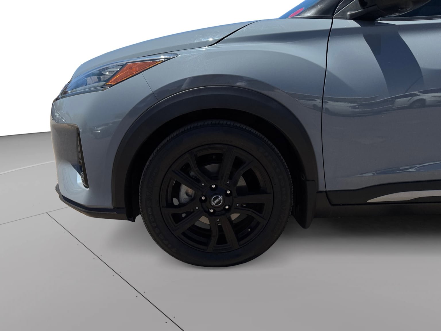 Used 2024 Nissan Kicks SR w/ Exterior Package FWD image 9