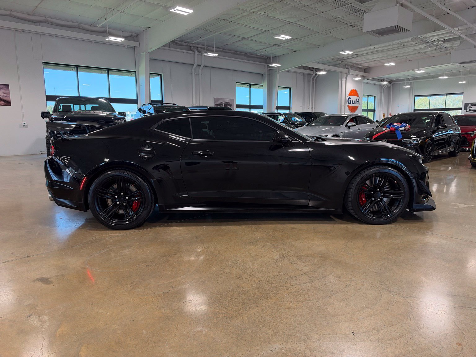 Used 2019 Chevrolet Camaro ZL1 RWD image 9
