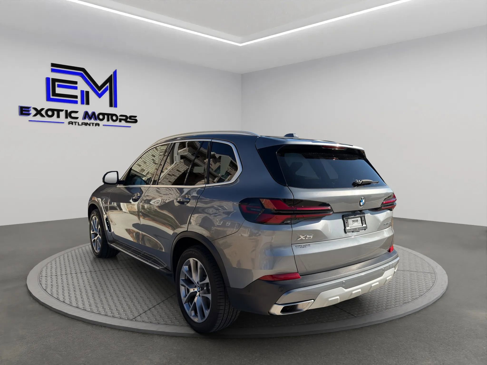 Used 2024 BMW X5 sDrive40i w/ Premium Package RWD image 3