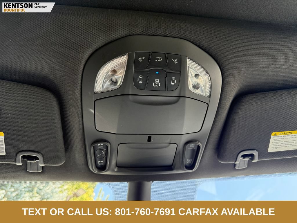 Used 2026 Chrysler Pacifica Limited FWD image 27