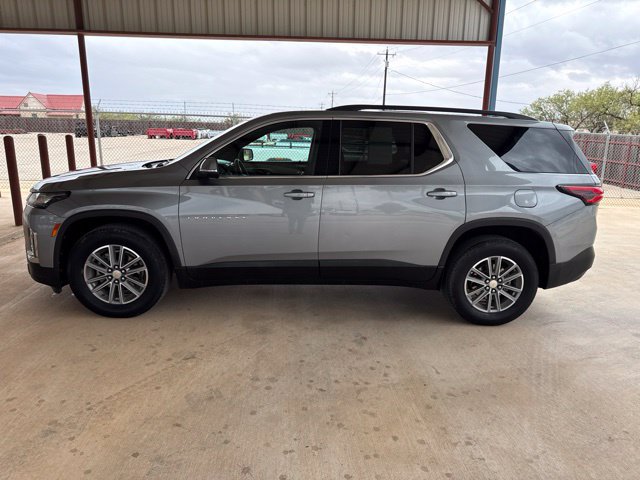 Used 2023 Chevrolet Traverse LT FWD image 4