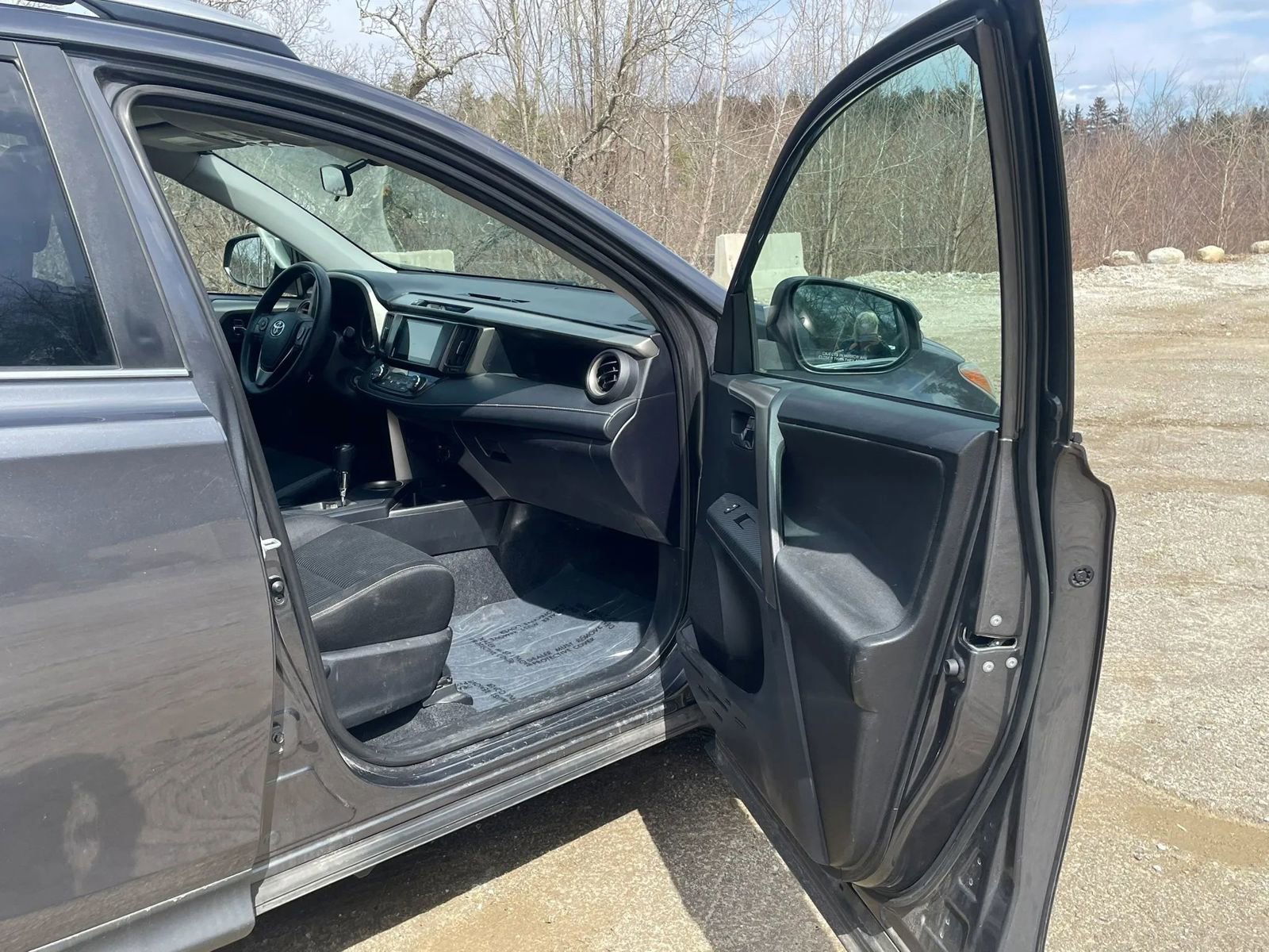 Used 2014 Toyota RAV4 XLE image 28