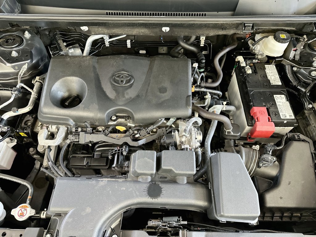 Used 2025 Toyota RAV4 LE AWD/4WD image 28