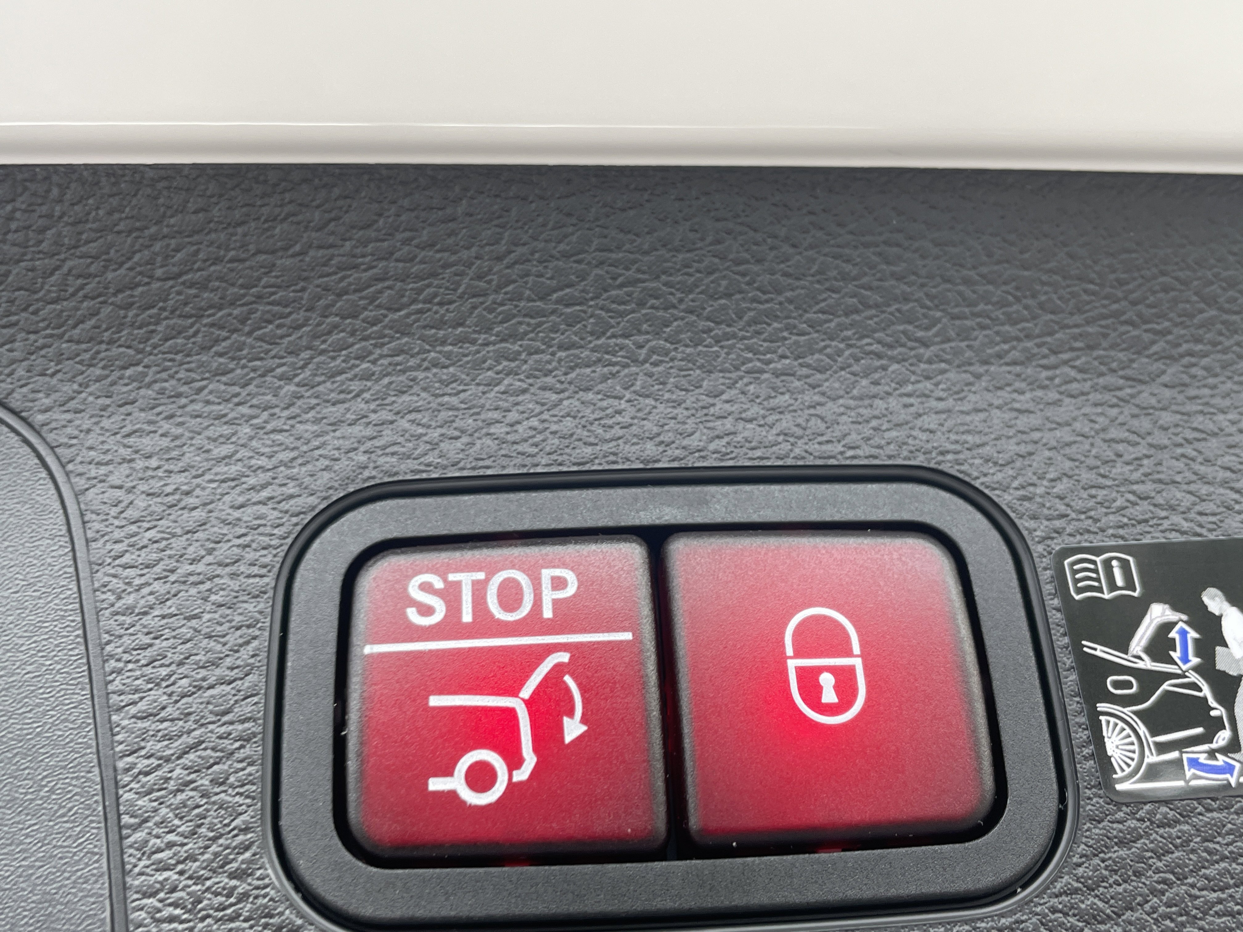 New 2026 Mercedes-Benz GLS 580 4MATIC image 12