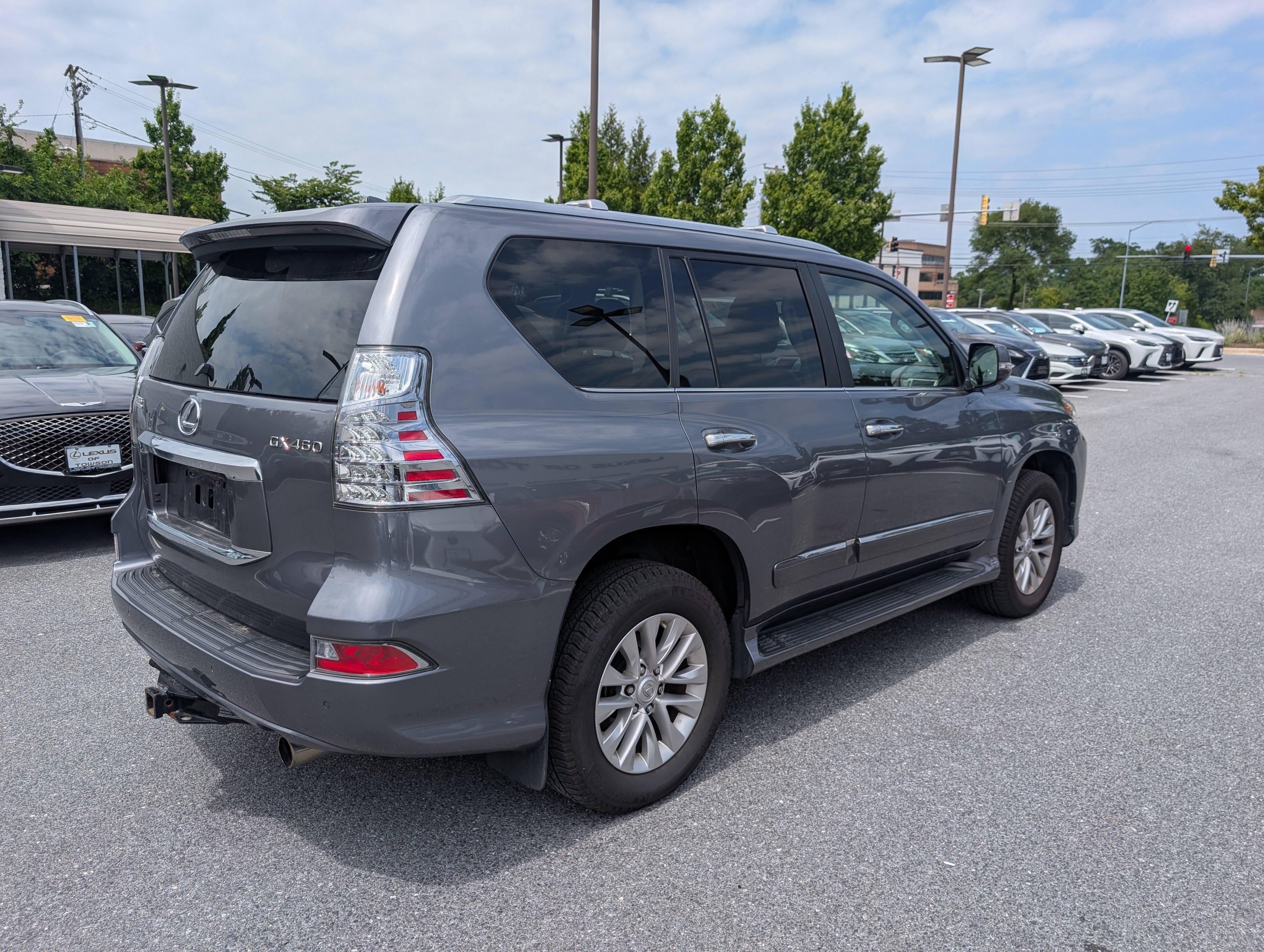 Used 2017 Lexus GX 460 Premium w/ Premium Package AWD/4WD image 3