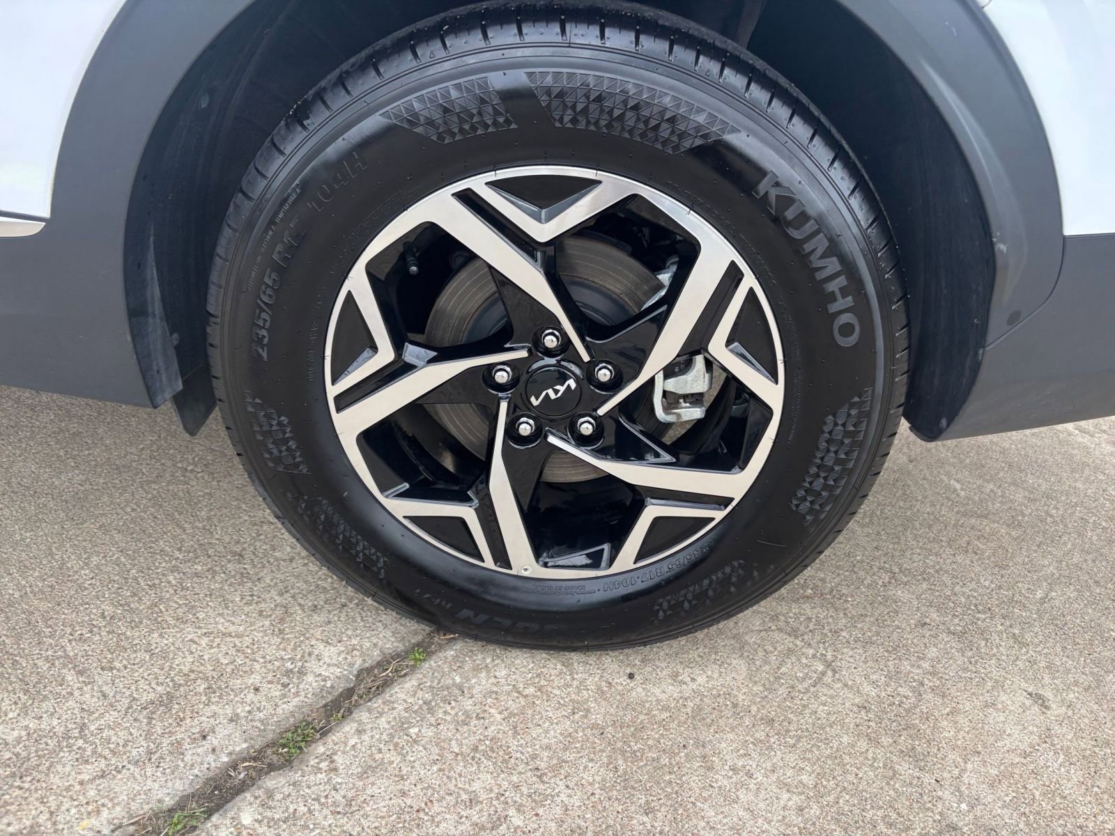 Used 2025 Kia Sportage LX image 29