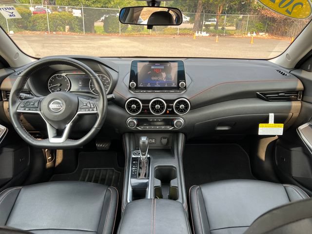 Used 2022 Nissan Sentra SR w/ SR Premium Package FWD image 11