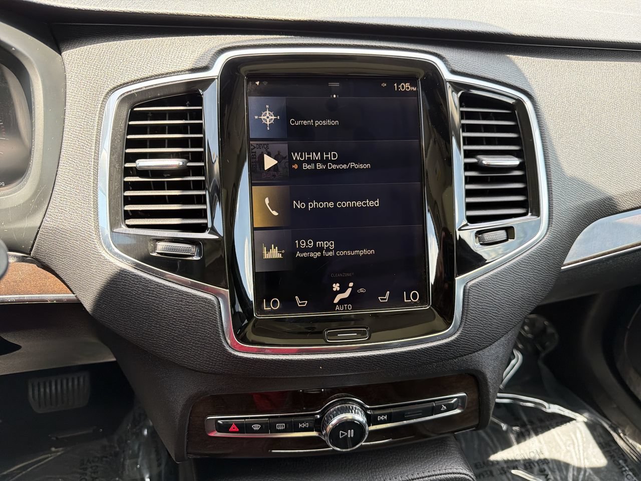 Used 2017 Volvo XC90 T6 Momentum w/ Vision Package AWD/4WD image 22