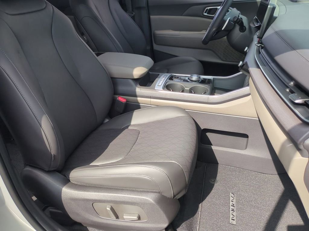 New 2026 Kia Carnival SX FWD image 27