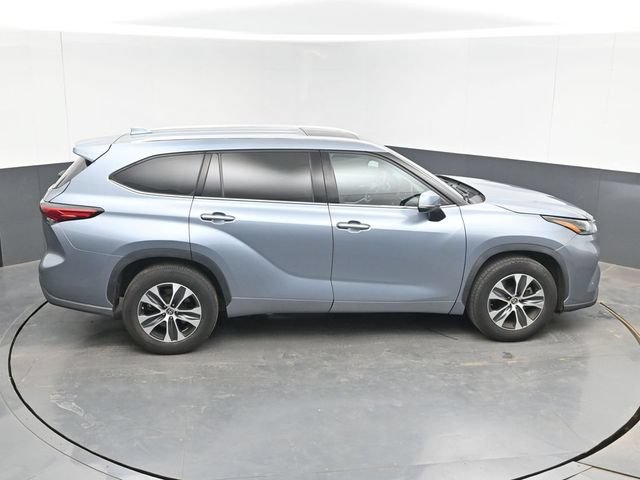 Used 2021 Toyota Highlander XLE FWD image 42