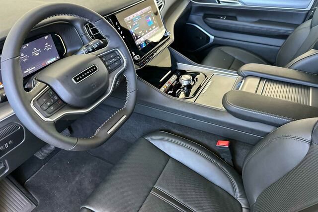 New 2025 Jeep Wagoneer 4WD w/ Convenience Group I image 7