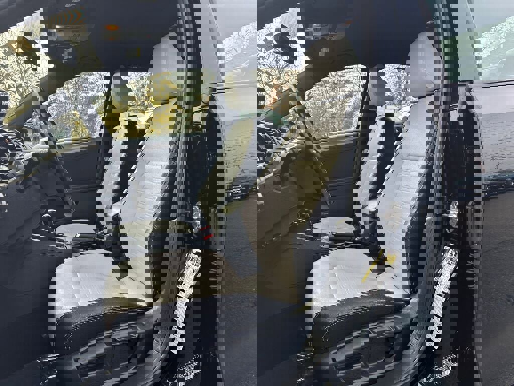 Used 2017 Volkswagen Jetta Sport w/ Jetta Sport Lighting Package image 10