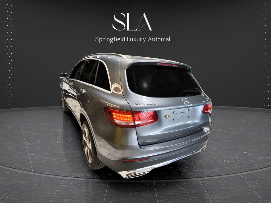 Used 2019 Mercedes-Benz GLC 300 4MATIC w/ Premium Package image 8