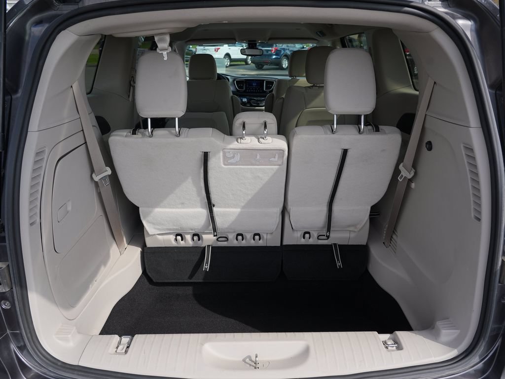Used 2017 Chrysler Pacifica Touring Plus FWD image 26