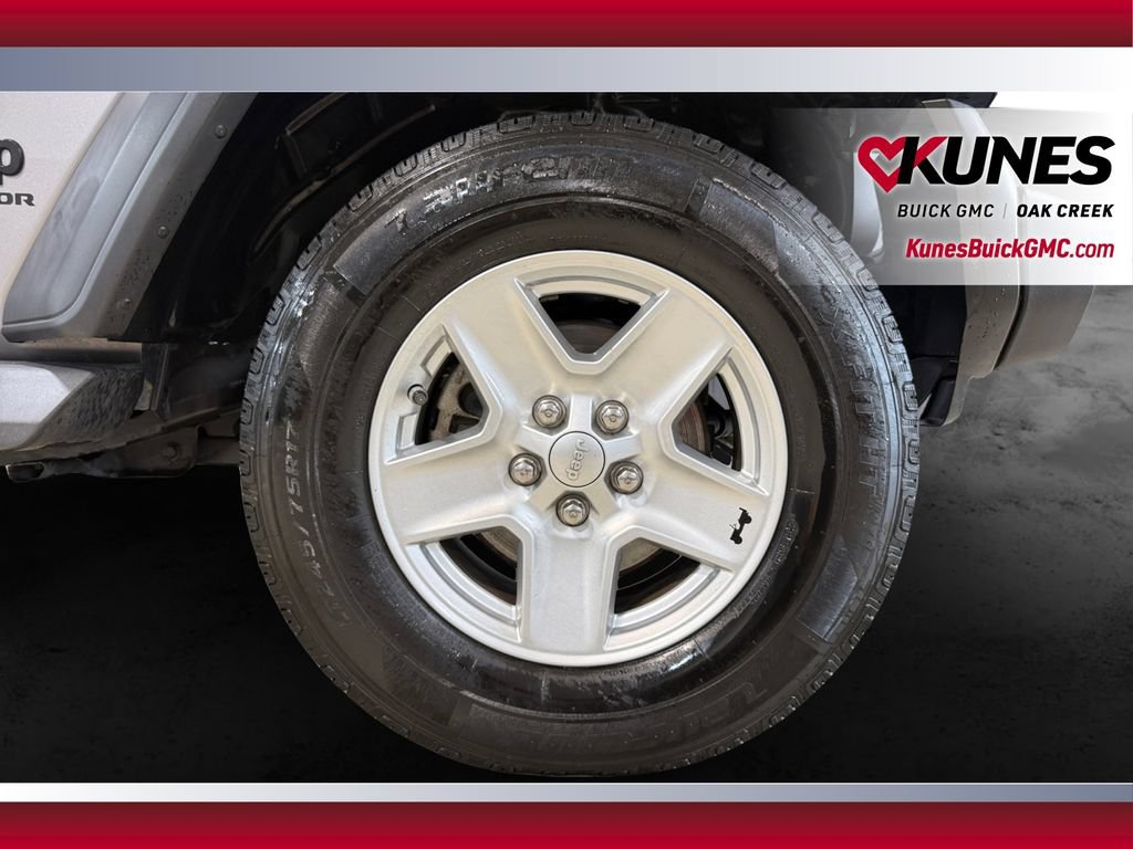 Used 2020 Jeep Gladiator Sport w/ Quick Order Package 24S AWD/4WD image 13