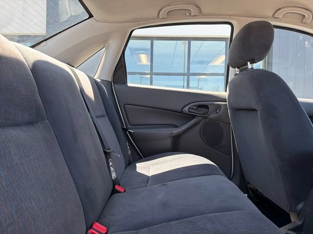 Used 2001 Ford Focus SE FWD image 11