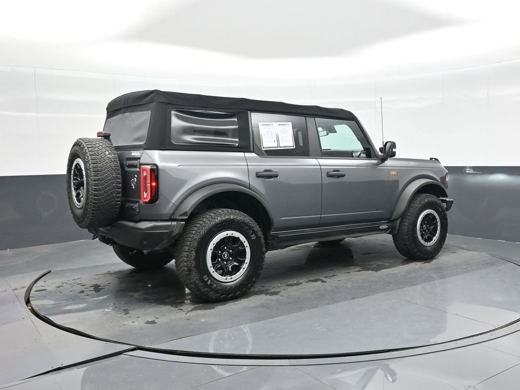 Used 2021 Ford Bronco Badlands image 9