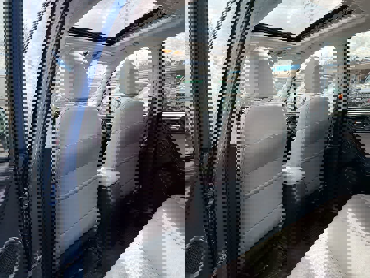 Used 2016 Subaru Forester 2.5i Touring w/ Eyesight & Navigation System image 23