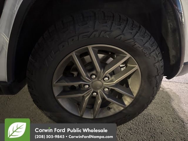 Used 2016 Jeep Grand Cherokee Limited 75th Anniversary image 12