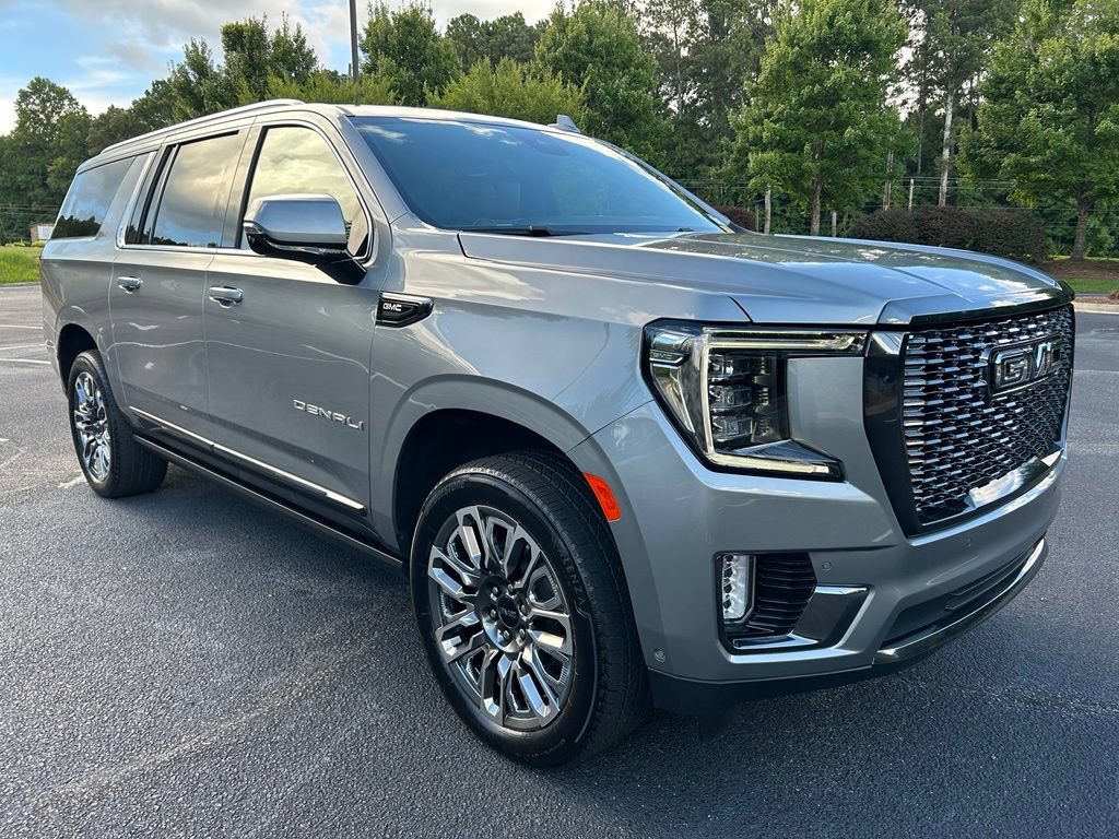 Used 2023 GMC Yukon XL Denali Ultimate AWD/4WD image 23