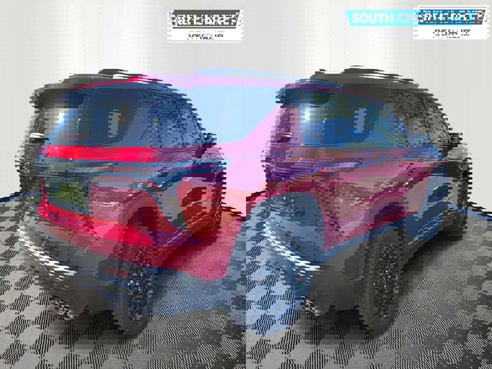 Used 2025 Chevrolet Traverse LT w/ Midnight/Sport Edition FWD image 5