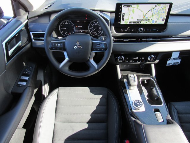 New 2025 Mitsubishi Outlander AWD image 12