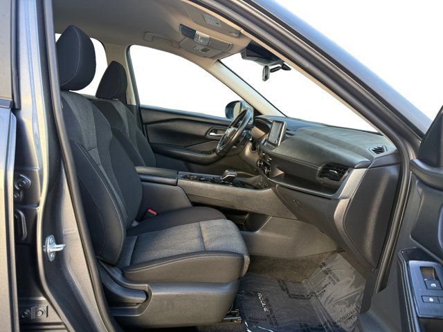 Used 2025 Nissan Rogue SV AWD/4WD image 12