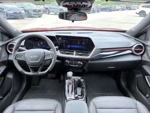 Used 2026 Chevrolet Trax RS w/ Sunroof Package FWD image 16