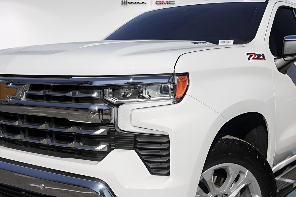 Used 2026 Chevrolet Silverado 1500 LTZ AWD/4WD image 3