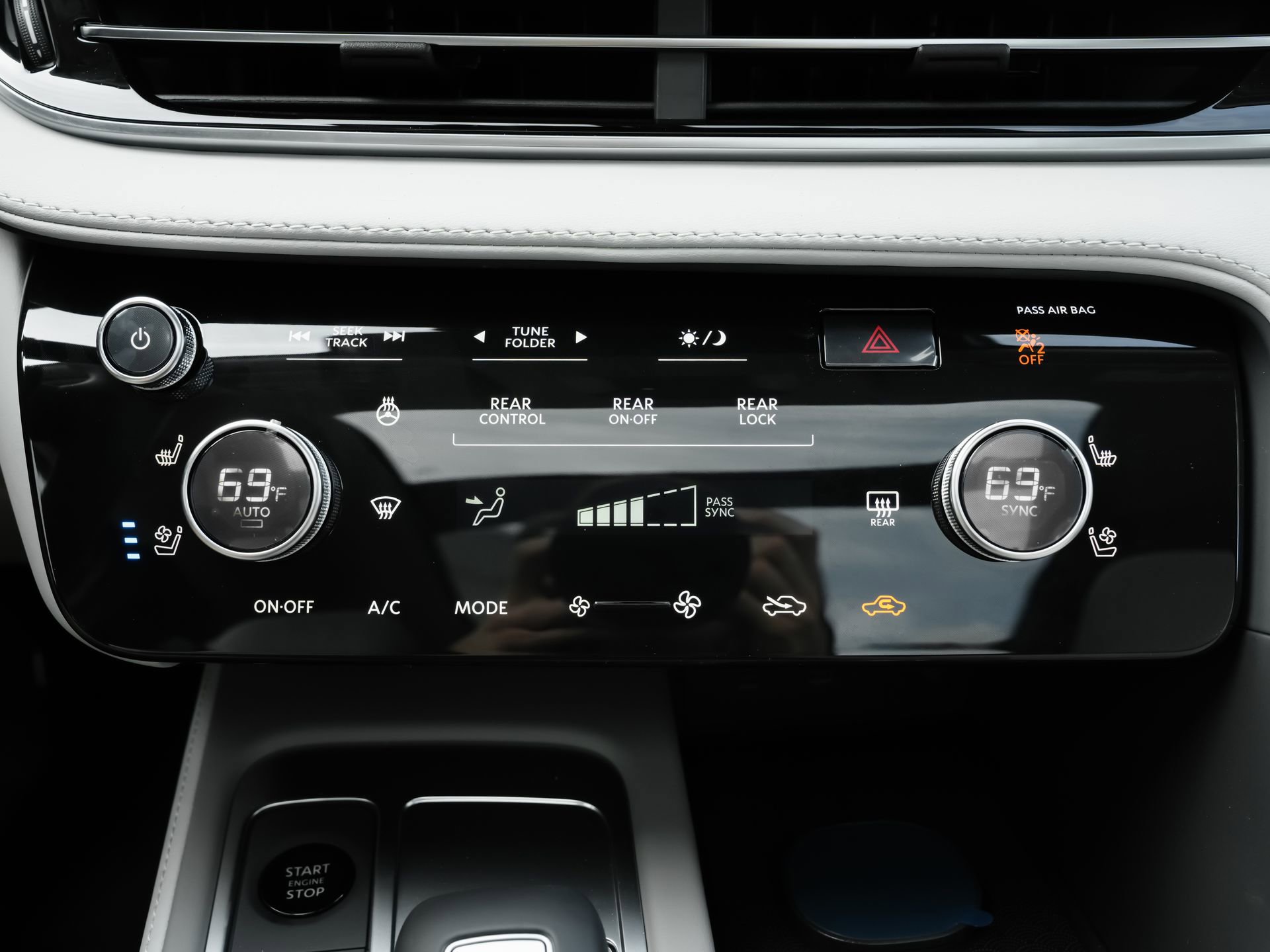 New 2027 INFINITI QX60 Luxe w/ Cargo Package FWD image 16