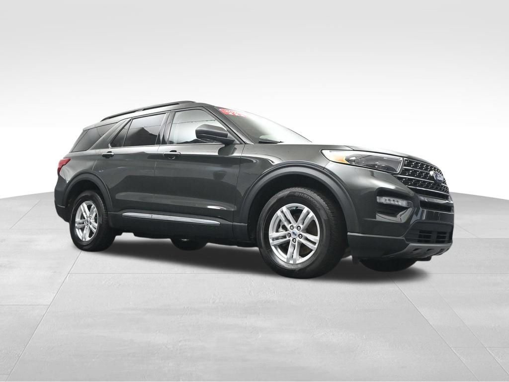 Used 2024 Ford Explorer XLT w/ Equipment Group 202A AWD/4WD image 28
