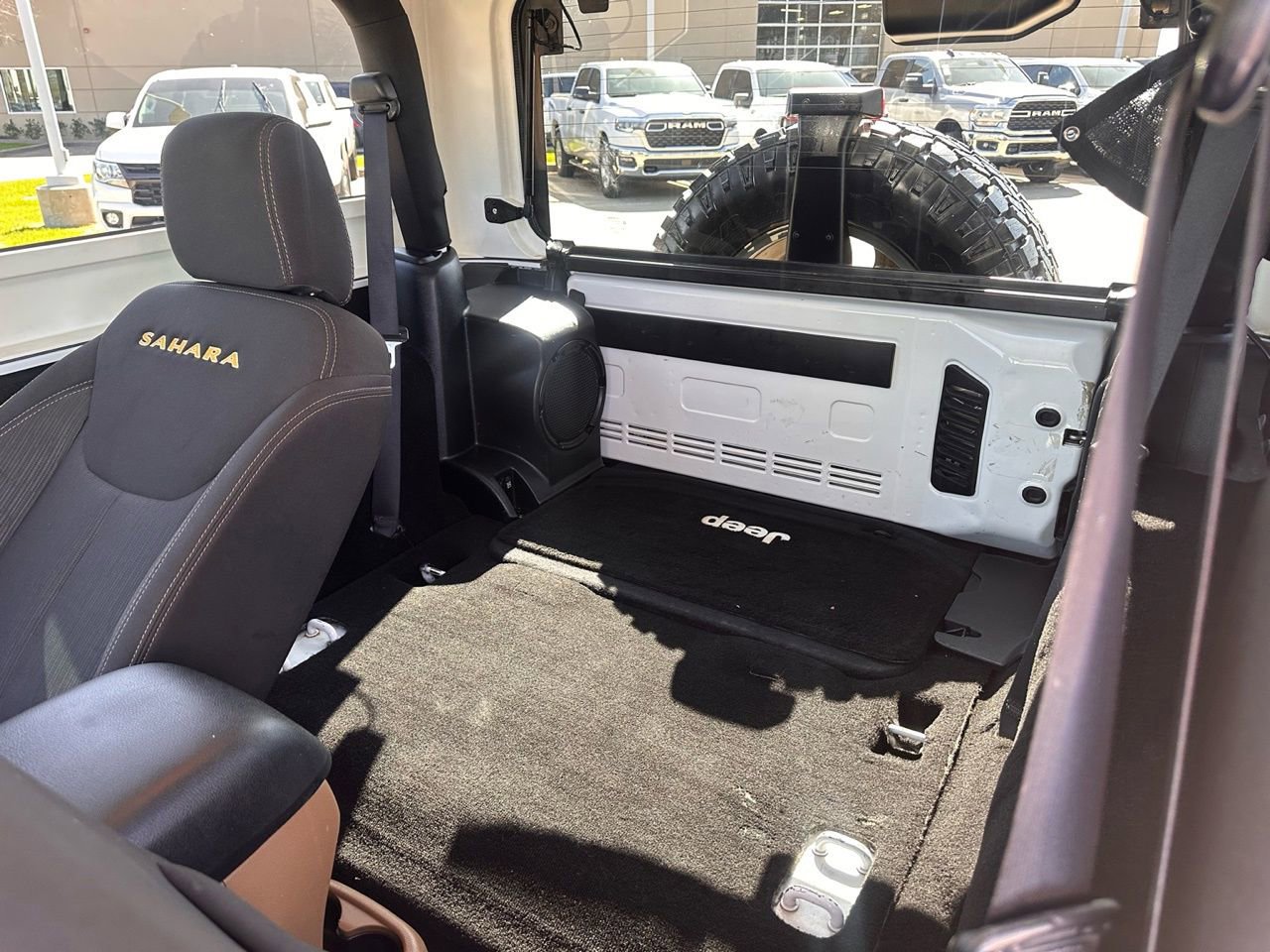 Used 2014 Jeep Wrangler Sahara w/ Connectivity Group image 18