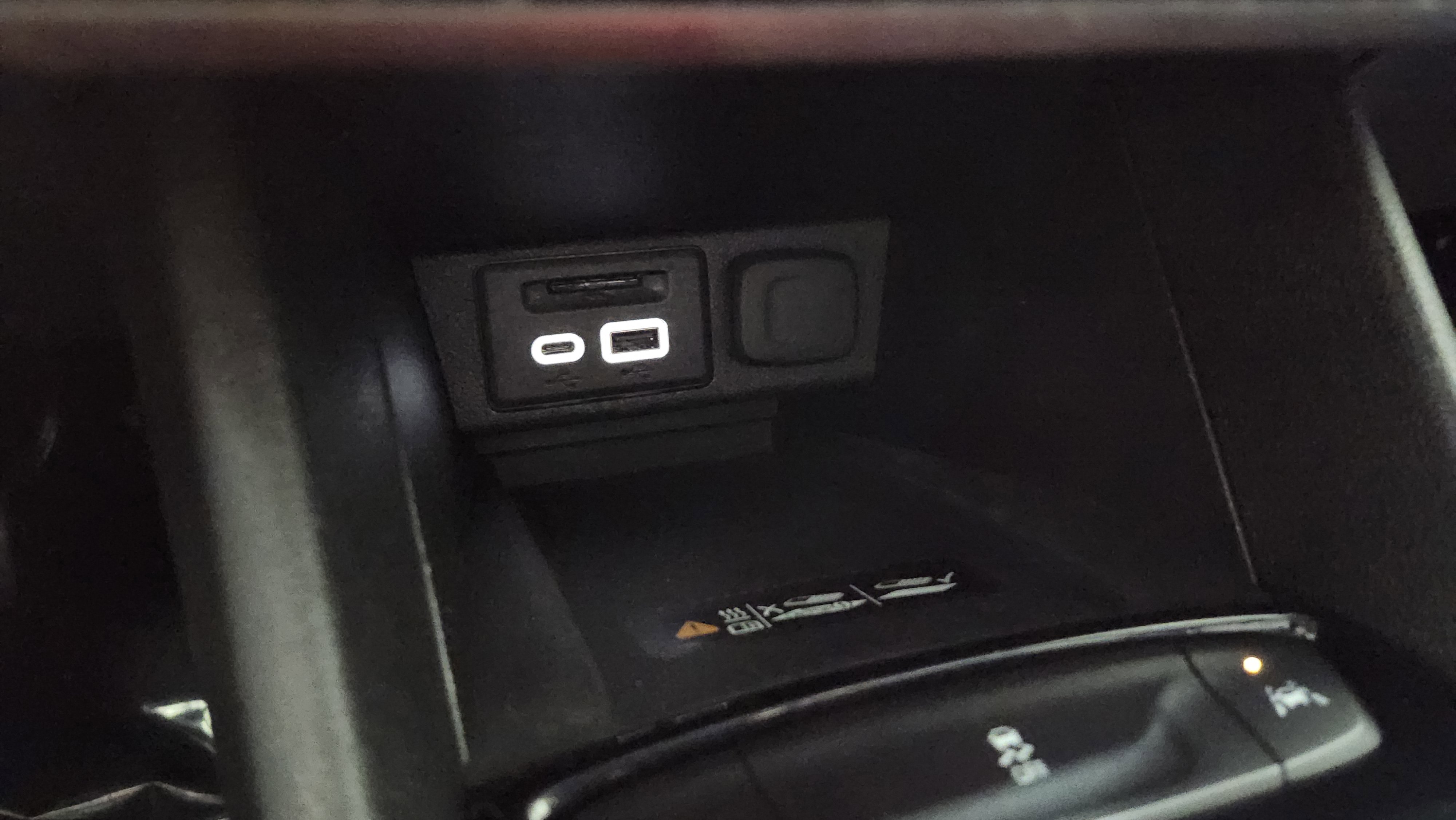 Used 2023 Chevrolet Bolt EUV LT w/ Driver Confidence Package image 8