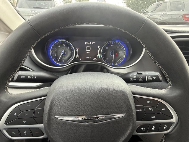 Certified 2024 Chrysler Pacifica Touring-L FWD image 20