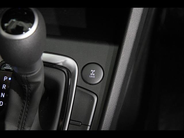 Certified 2023 Hyundai Kona SEL AWD/4WD image 16