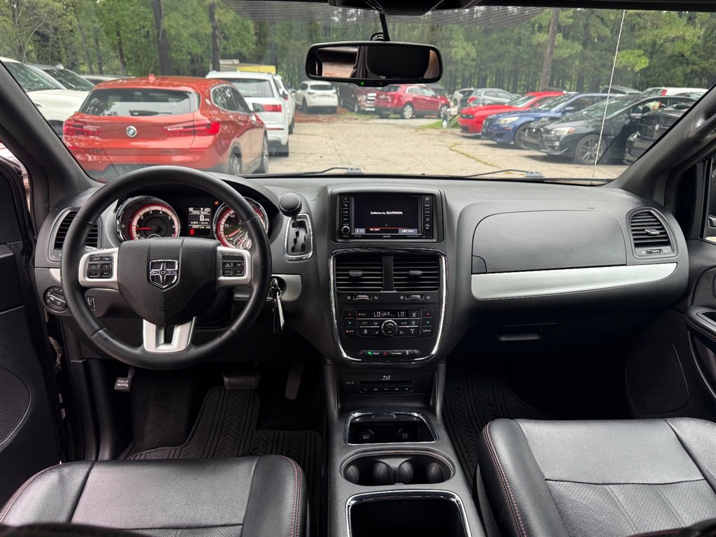Used 2016 Dodge Grand Caravan R/T w/ Driver Convenience Group FWD image 17