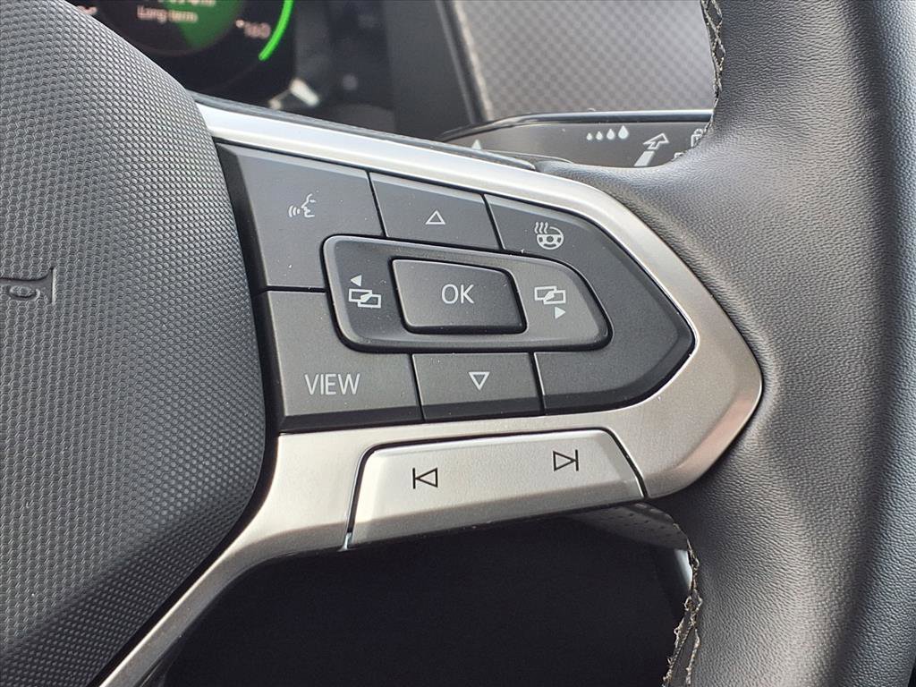 Certified 2025 Volkswagen Atlas Peak Edition SE image 25