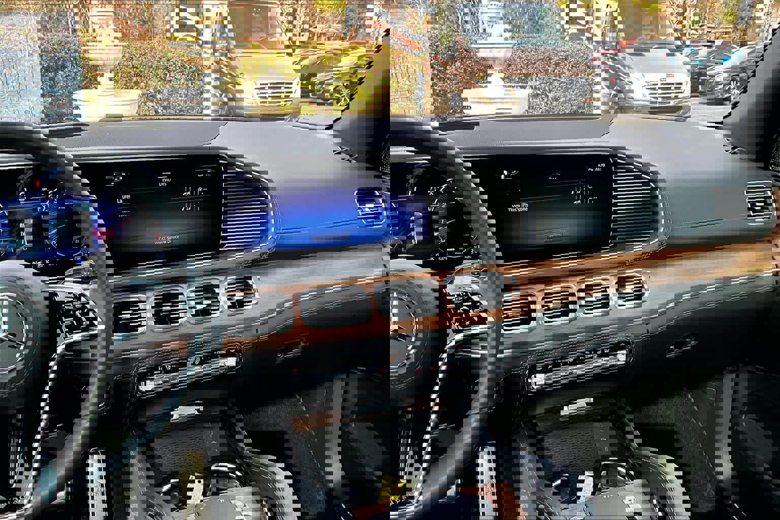 Used 2024 Mercedes-Benz Maybach GLS 600 4MATIC image 7