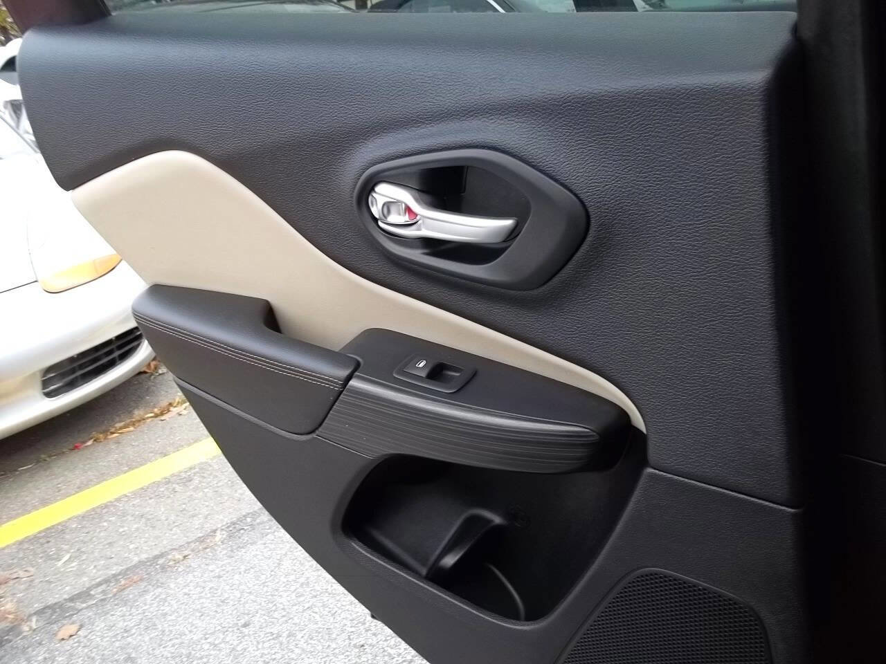 Used 2016 Jeep Cherokee Limited w/ Trailer Tow Group image 12